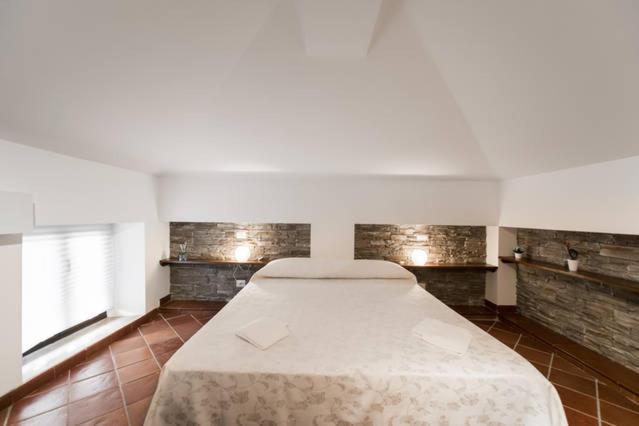 B&B Glicini Roma